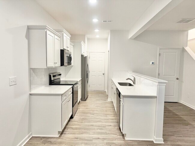 Building Photo - 115 Luna Ln