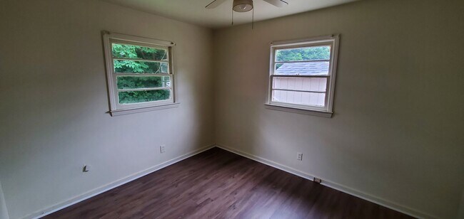 Building Photo - 2503 1/2 Campbell Street