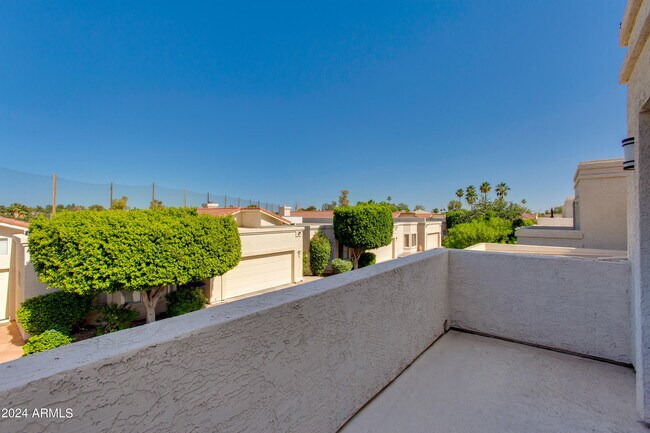 Building Photo - 2647 N Miller Rd