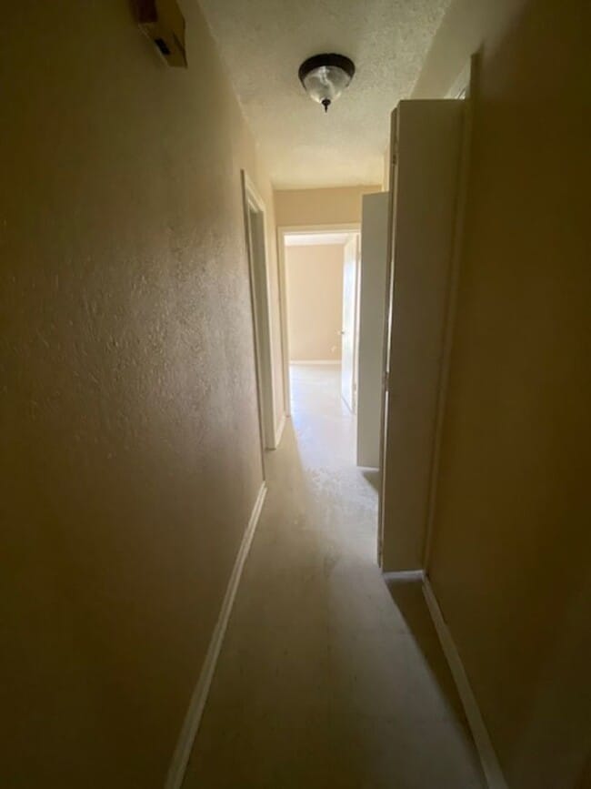 Building Photo - 3 Bed 2 Bath Home for Rent