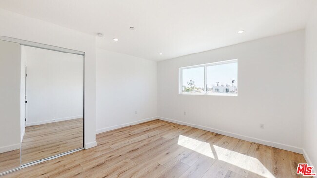 Building Photo - 2304 Hauser Blvd