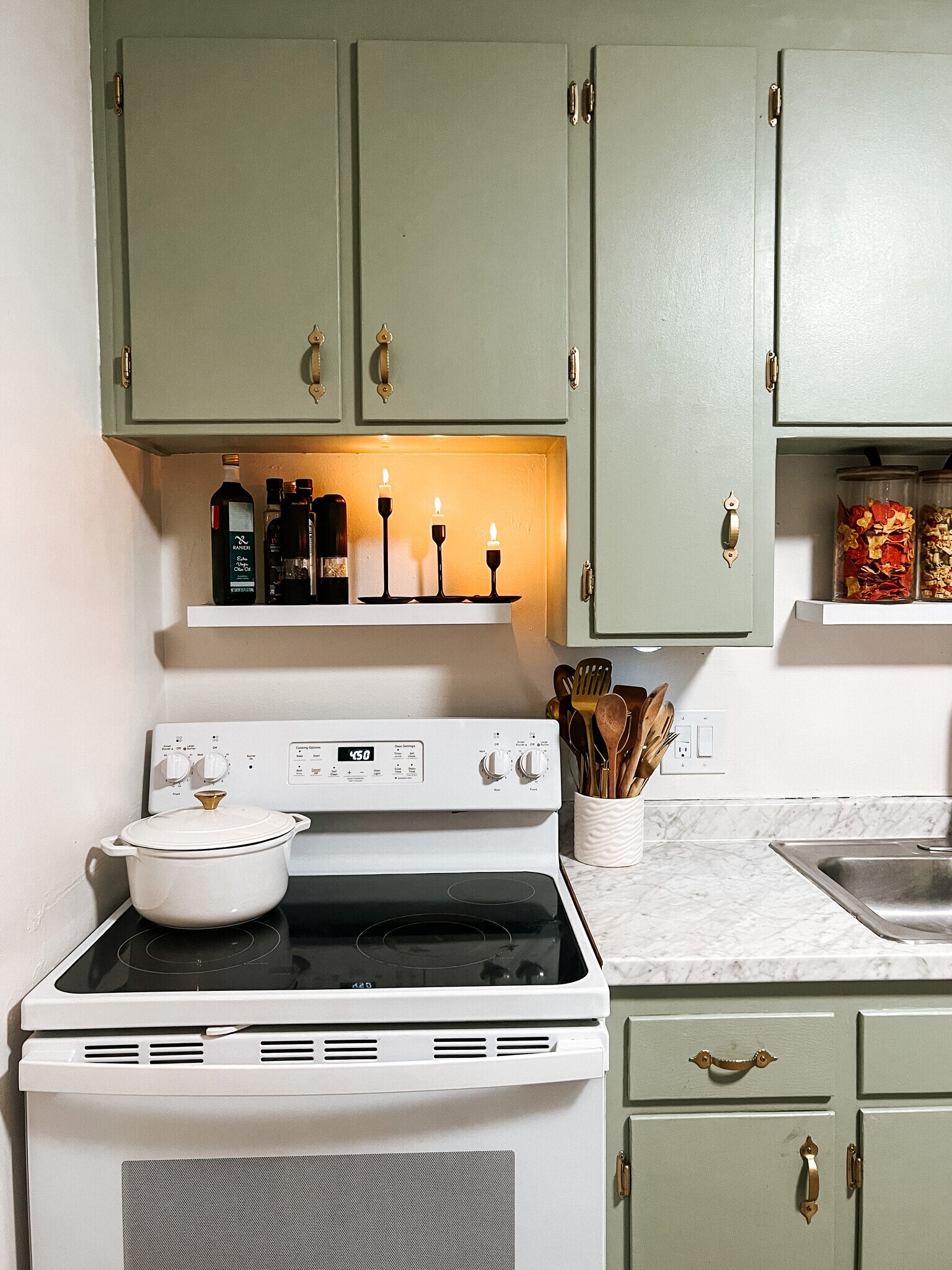 Kitchen - 805 Minnewawa Ave