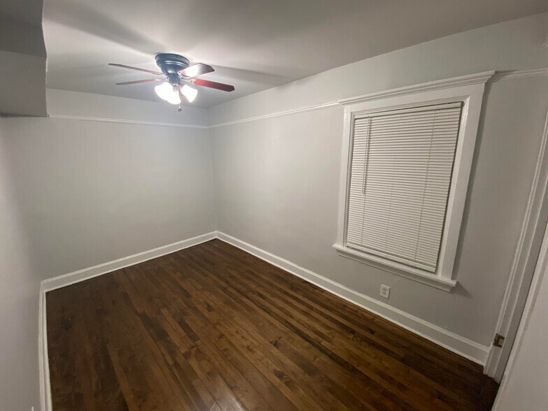 Building Photo - 4224 N Kimball Ave