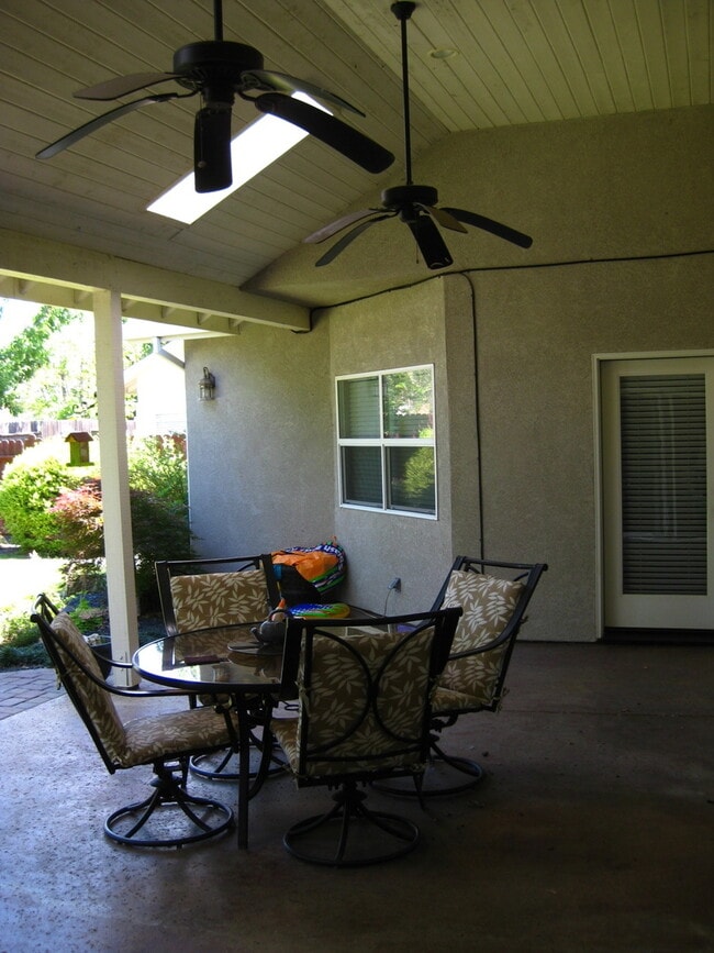 Building Photo - 2500 Sq Ft in Great Neighborhood Near Schools and Bidwell Park!