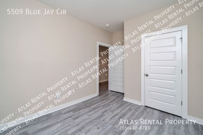 Building Photo - 5509 Blue Jay Cir