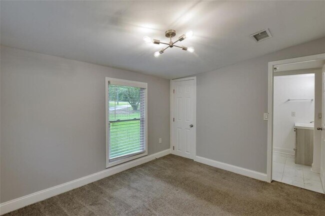 Building Photo - 74 Rountree Rd