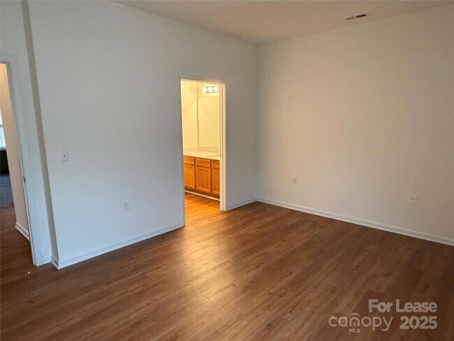 Building Photo - 7167 Somerset Springs Dr