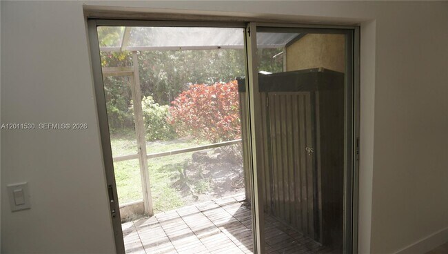 Building Photo - 10722 La Placida Dr