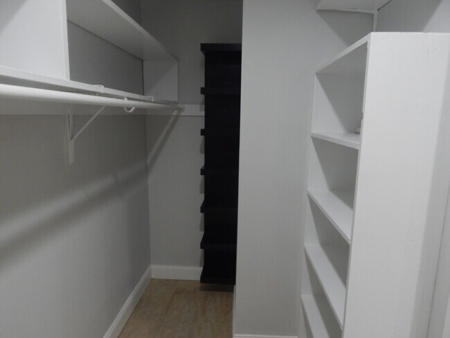Building Photo - 8301 Wilton Dr