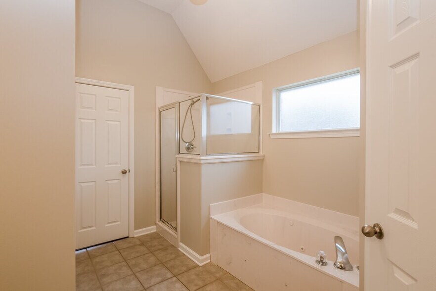 Building Photo - 185 Mossy Springs Dr