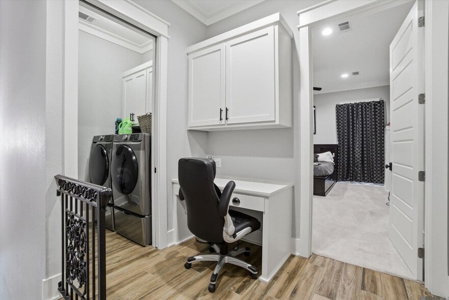 Building Photo - 421 St Thomas Ln