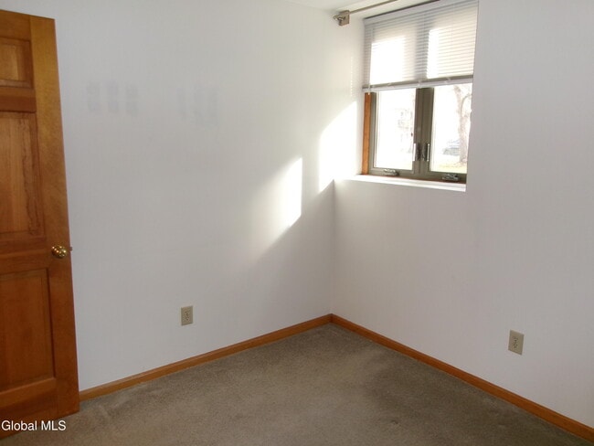 Building Photo - 222 S Ten Broeck St