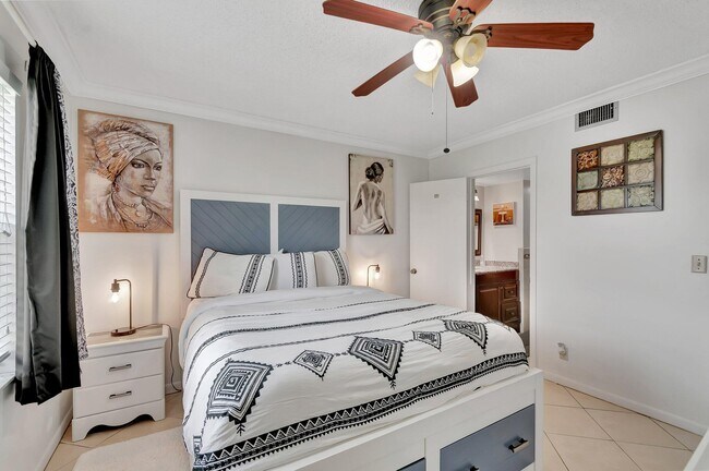 Building Photo - 7101 Golf Colony Ct