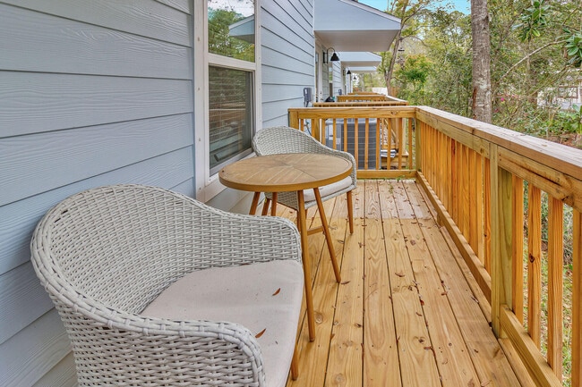 Building Photo - 1022 McLaren Cir