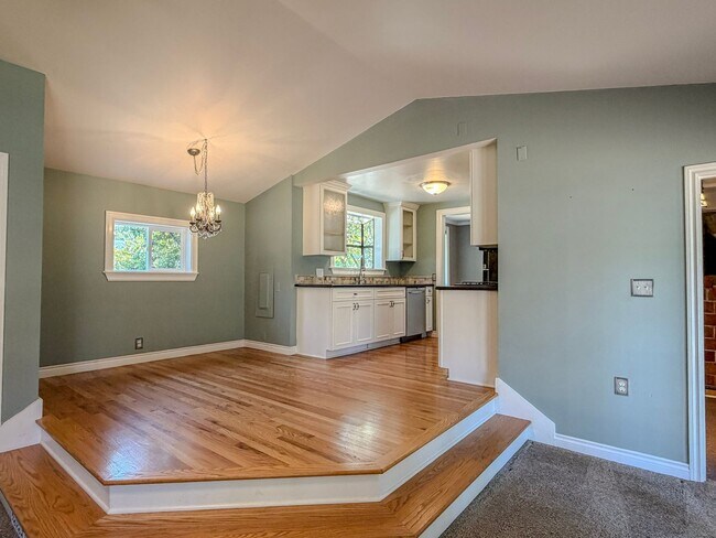 Building Photo - Lovely 4bd/2bth Haller Lake Home in North Seattle, $3,995/mo.