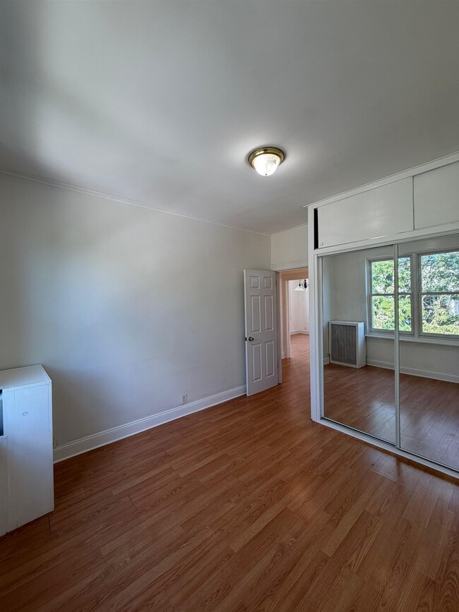 Building Photo - 214 72nd St