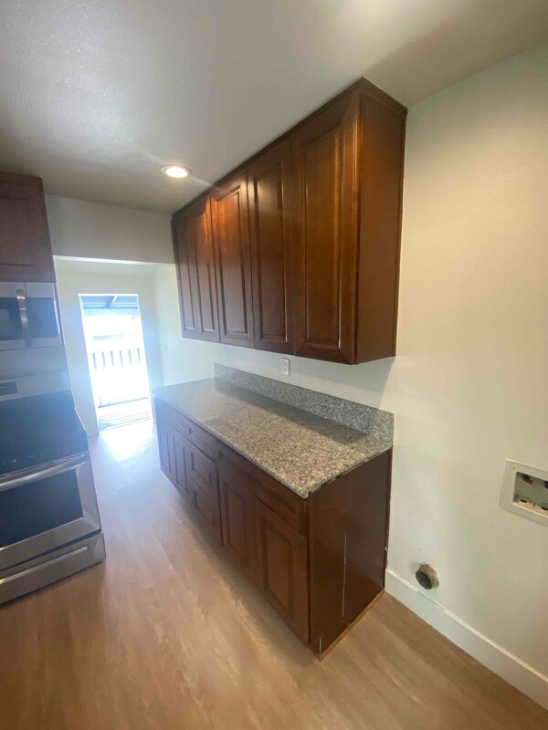 Building Photo - 730 S 46th St