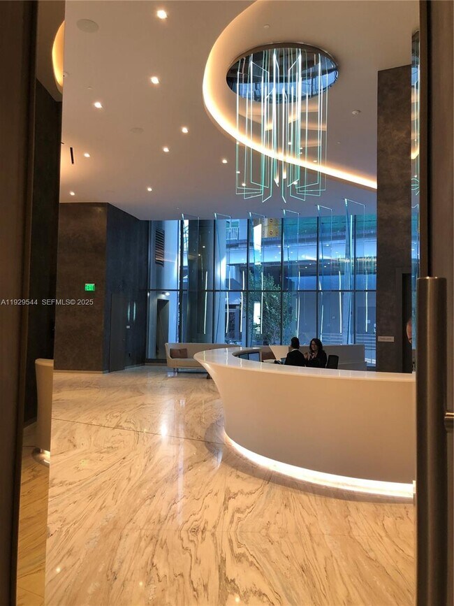 Building Photo - 1000 Brickell Plaza