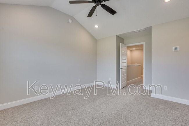 Building Photo - 2028 Denmark Ave SE