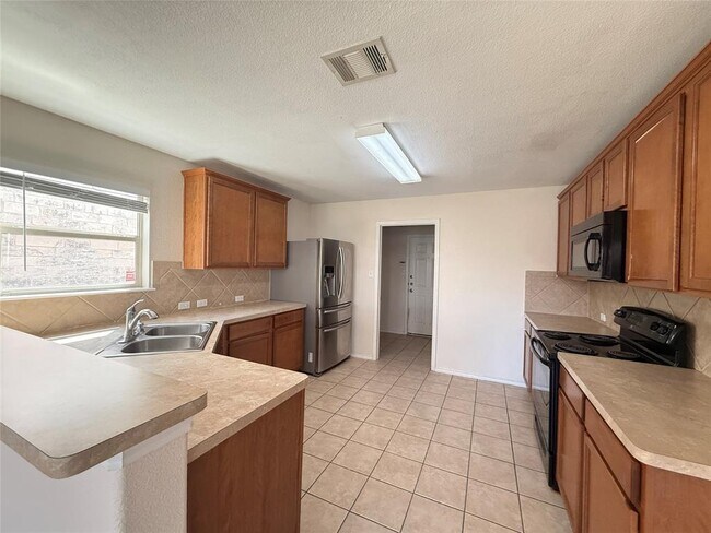 Building Photo - 279 Housefinch Loop