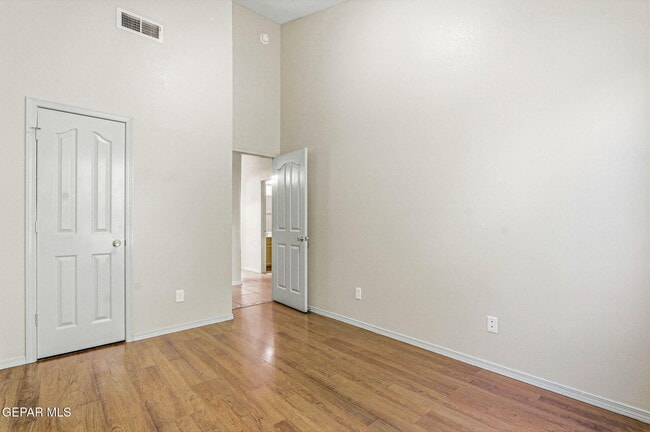 Building Photo - 1445 Paseo De Flor St