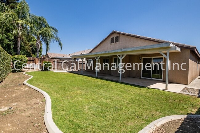 Building Photo - 4 Bedroom/2 Bath Home in the Southwest - $2495 per month!