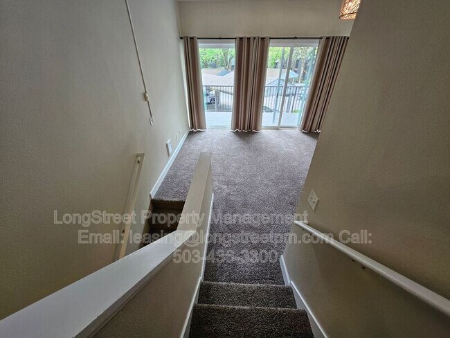 Building Photo - 4 Touchstone Dr