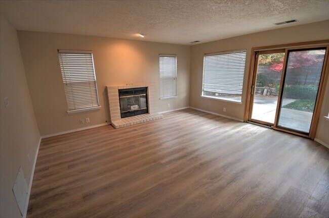 Building Photo - North Star, Desert Ridge and La Cueva School District