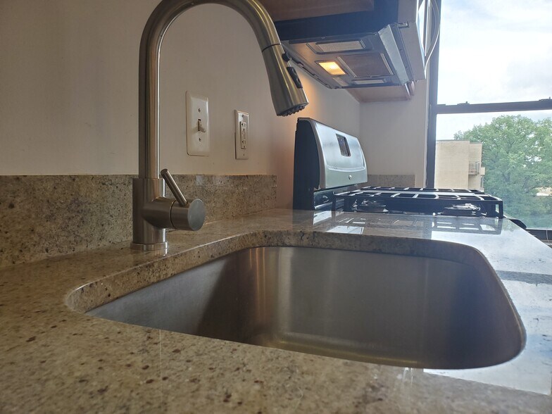 Building Photo - 3900 14th St NW