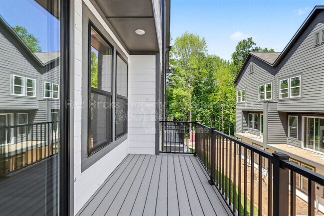 Building Photo - 7920 Sansom Cir