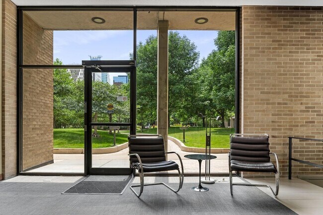 Building Photo - 19 S 1st St