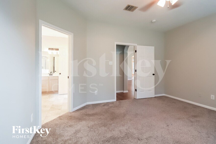 Building Photo - 1118 Chase Park Dr