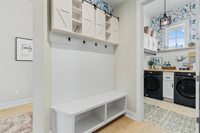 Building Photo - 533 Mallow Rd