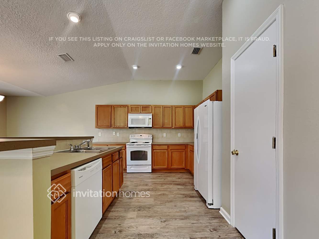Building Photo - 2234 Justin Lake Dr