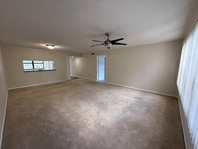 Building Photo - 6670 Villa Sonrisa Dr