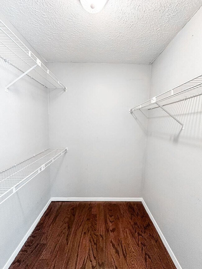 Building Photo - 2 bed/2 bath condo in great Roswell location