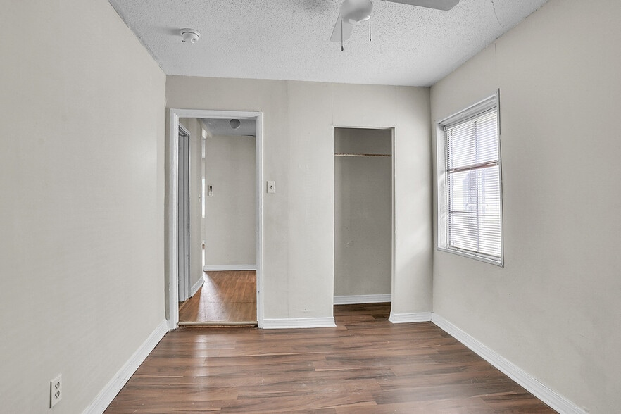 Building Photo - 1013 Carroll St