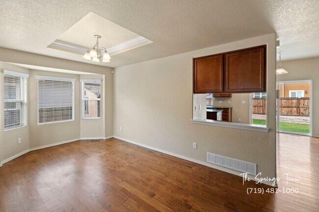 Building Photo - SPACIOUS SIX (6!!!) BD HOME IN LORSON RANCH!