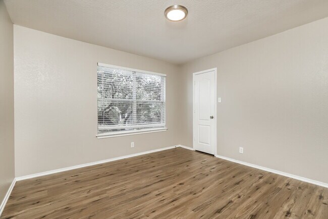 Building Photo - 11727 Ripplewood