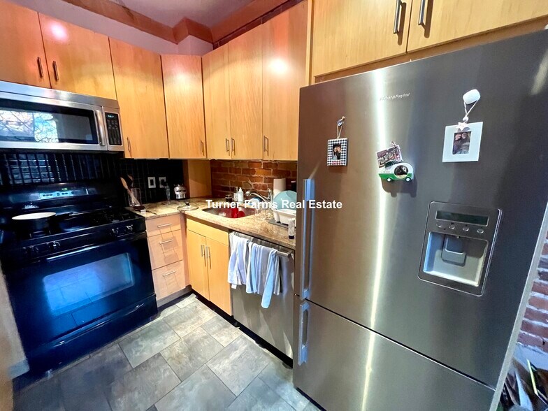 Building Photo - 45 Hemenway St