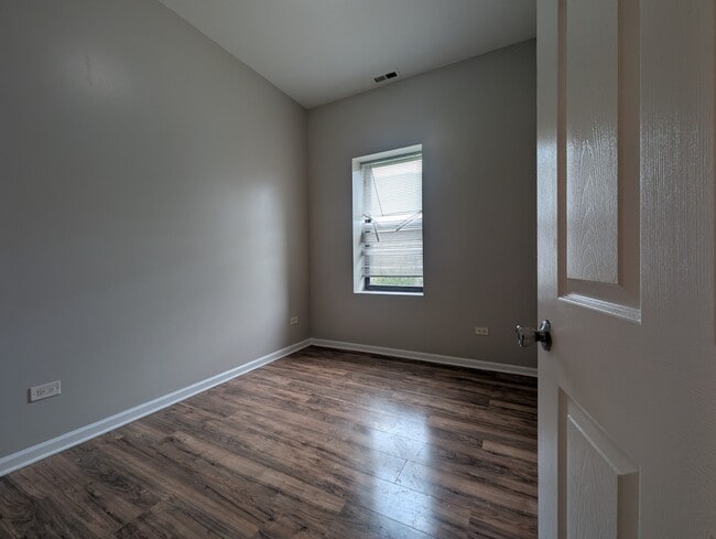 Building Photo - 5417 S Carpenter St