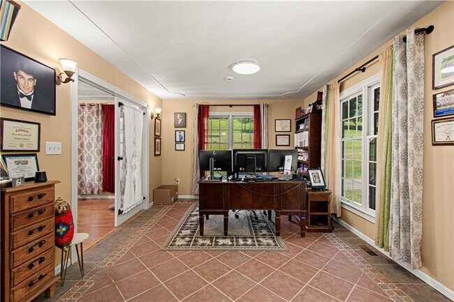 Building Photo - 3054 Bedillion Rd