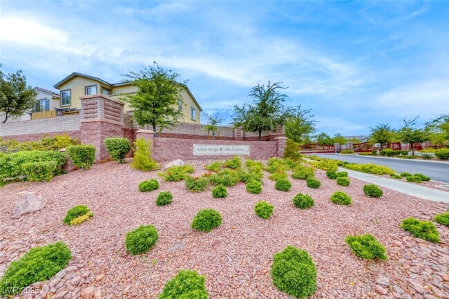 Building Photo - 6534 Ditmars St