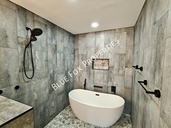 Building Photo - 5440 W Placita De La Promesa