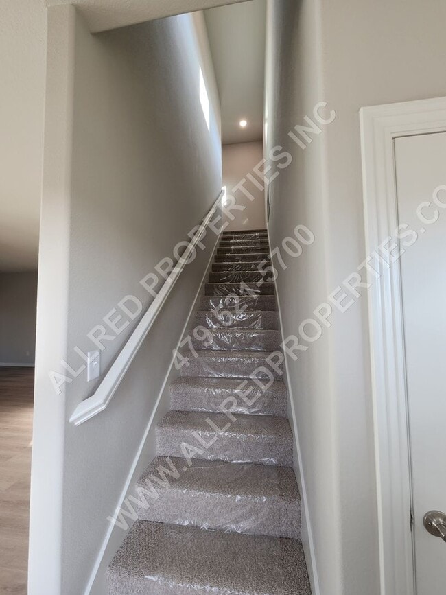 Building Photo - POIGAI ESTATES: BRAND NEW
