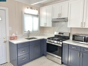 Building Photo - 2724 Marlborough Ave