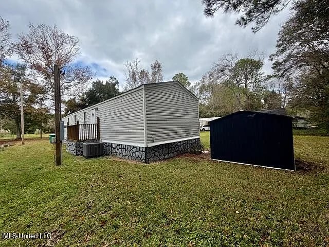 Building Photo - 7310 Pineview Dr