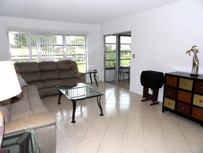 Building Photo - 13283 Pineapple Palm Ct