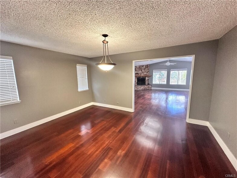 Building Photo - 2415 Mercedes