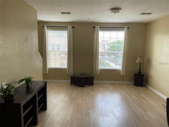 Building Photo - 5063 Tideview Cir